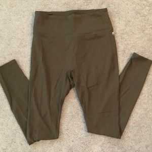 Fabletics Trinity High Waisted Pocket Legging